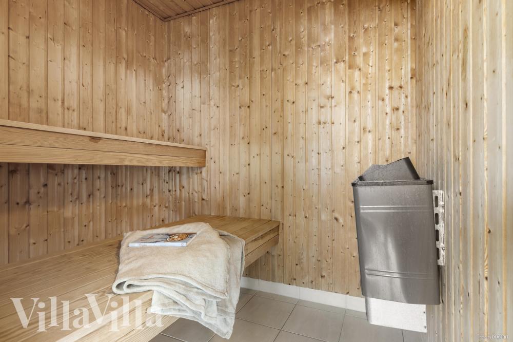 Genießen Sie die heiße Sauna im Luxusferienhaus Nr. 274 für 16 Personen