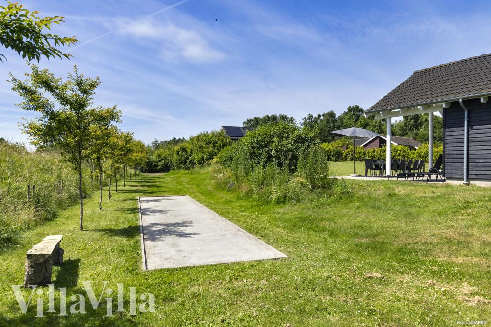 Neben den vielen schönen Stunden, die man im Poolbereich des Hauses verbringen kann, bietet das Luxusferienhaus 274 auch zahlreiche Freizeitangebote im Freien