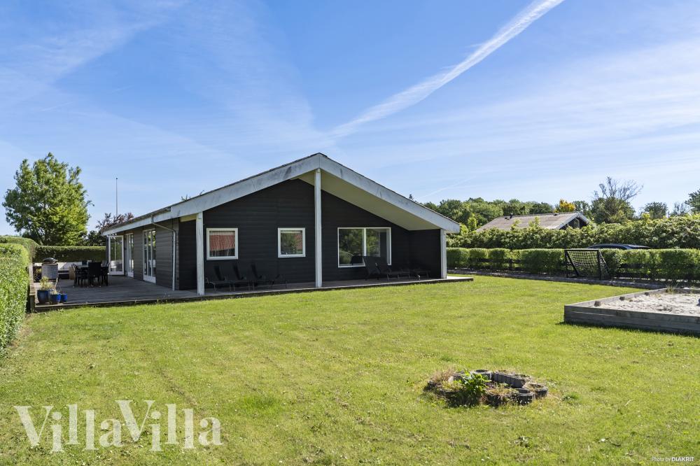 Dieses schöne Poolhaus Nr. 980 mit Platz für 14 Personen liegt in Ostjütland