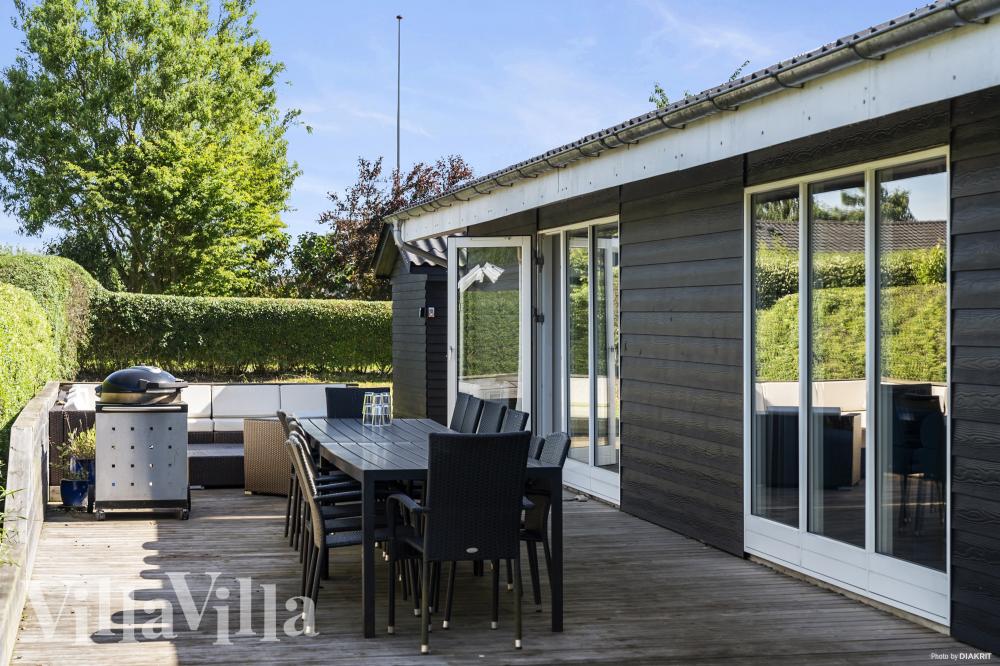 Das Luxusferienhaus Nr. 980 hat eine tolle Terrasse, die mit hochwertigen Gartenmöbeln für 14 Personen ausgestattet ist.