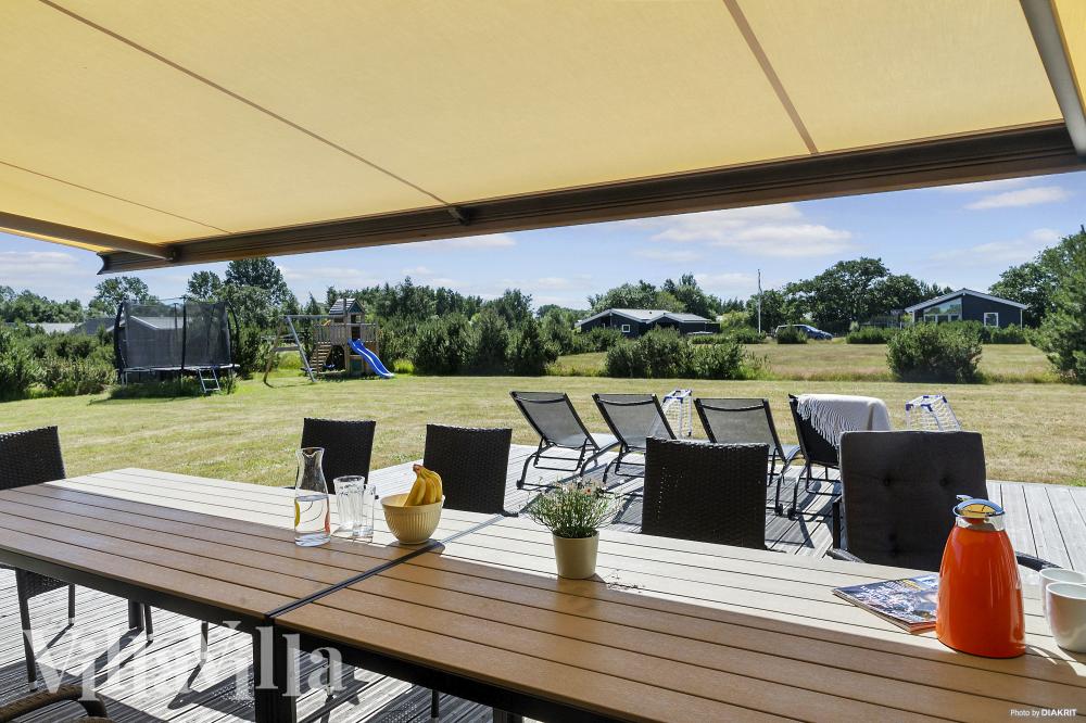 Auf der Terrasse des Ferienhauses Nr. 969 ist Platz für 12 Personen.