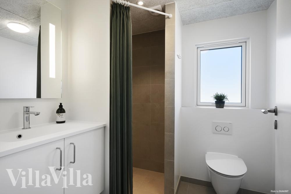 Eines der Badezimmer im Luxusferienhaus Nr. 932