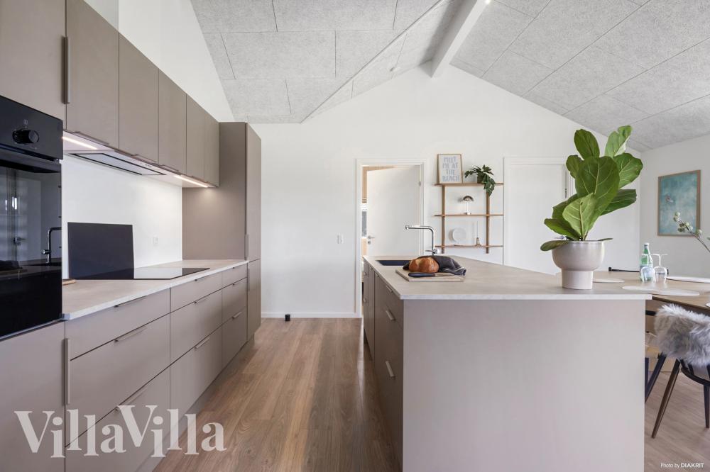 Die Küche in dem Luxusferienhaus Nr. 942 ist so gut ausgestattet, dass man problemlos Mahlzeiten für 8 Personen zubereiten kann.