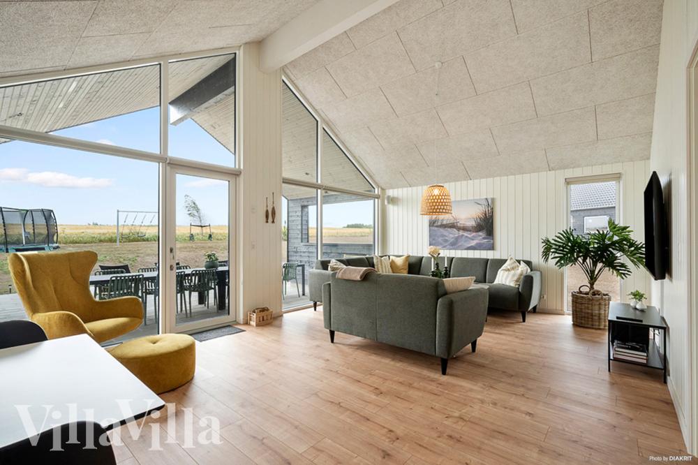 Der Aufenthaltsraum bietet Platz für 16 Personen, wenn ihr das Ferienhaus 957 in Fünen und seine Inseln besucht.