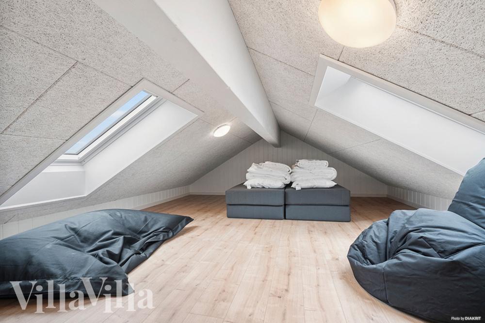 Einige der 16 Schlafgelegenheiten befinden sich im Luxusferienhaus Nr. 957 auf dem ausgebauten Dachboden