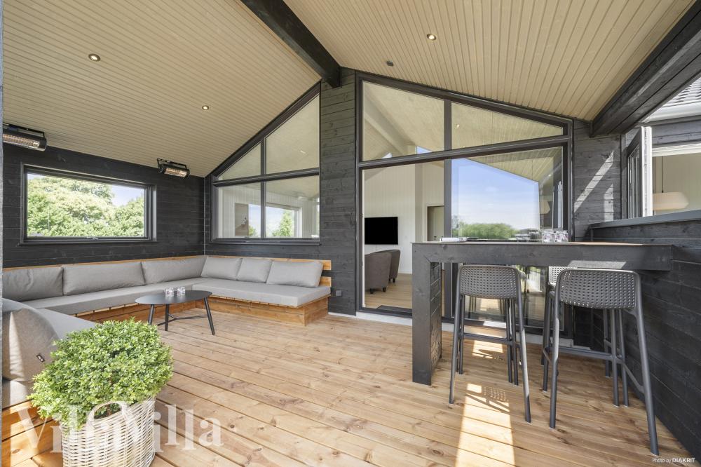 Das Luxusferienhaus Nr. 958 hat eine tolle Terrasse, die mit hochwertigen Gartenmöbeln für 12 Personen ausgestattet ist.