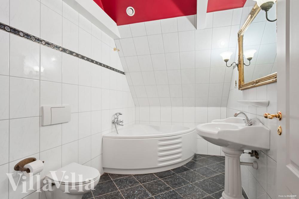 Eines der Badezimmer im Luxusferienhaus Nr. 951