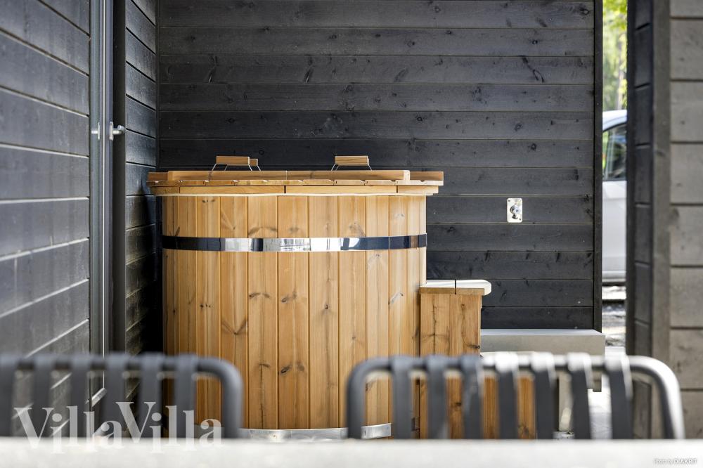 Genießen Sie den warmen Whirlpool im Luxusferienhaus Nr. 987 in Bornholm