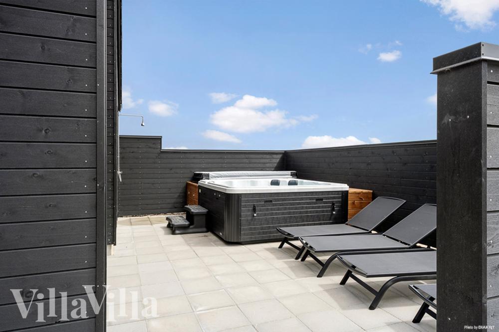 Das Luxusferienhaus Nr. 943 hat eine tolle Terrasse, die mit hochwertigen Gartenmöbeln für 18 Personen ausgestattet ist.