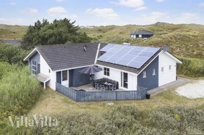Dieses schöne Poolhaus Nr. 974 mit Platz für 8 Personen liegt in Westjütland