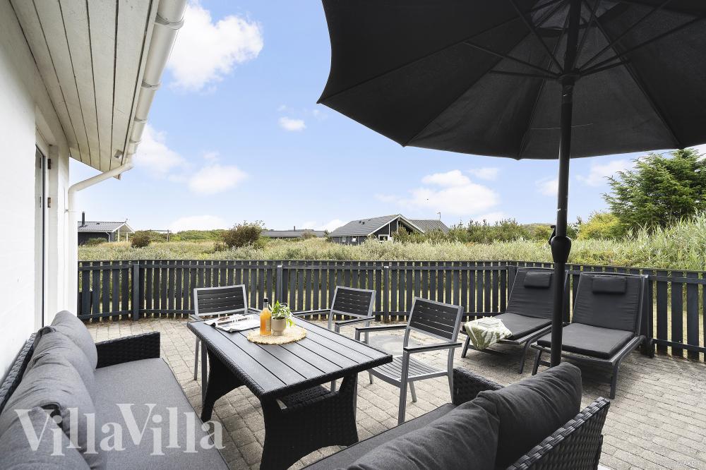 Das Luxusferienhaus Nr. 974 hat eine tolle Terrasse, die mit hochwertigen Gartenmöbeln für 8 Personen ausgestattet ist.