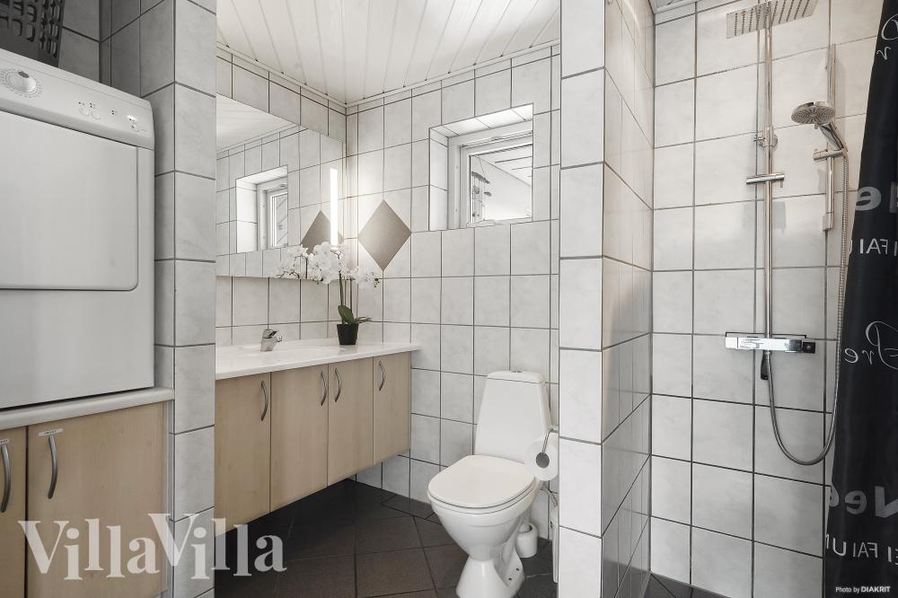 Eines der Badezimmer im Luxusferienhaus Nr. 974