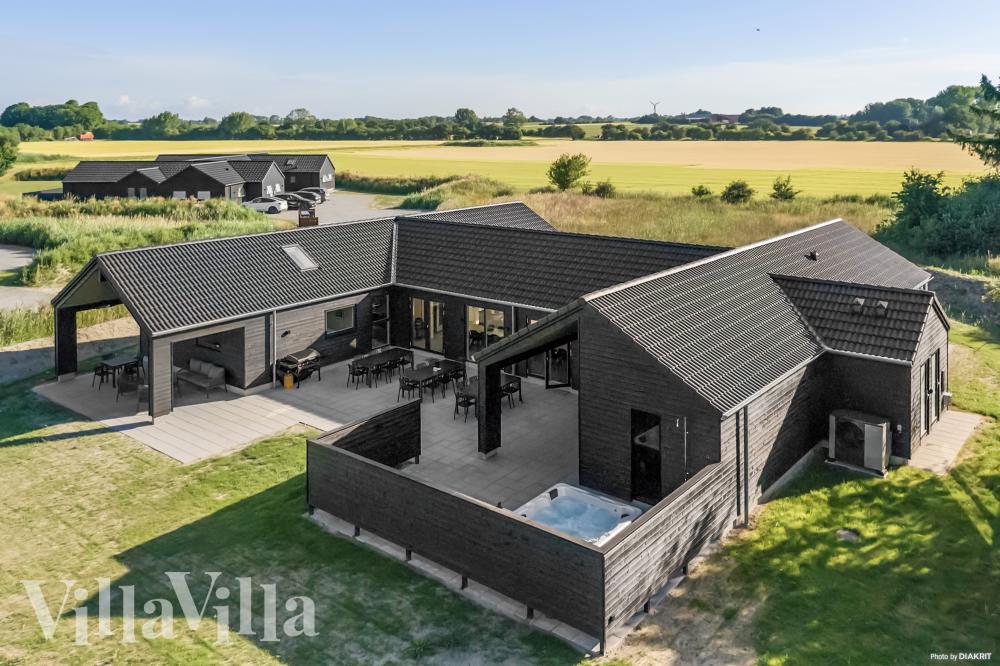 Dieses schöne Poolhaus Nr. 948 mit Platz für 26 Personen liegt in Lolland/Falster/Mön