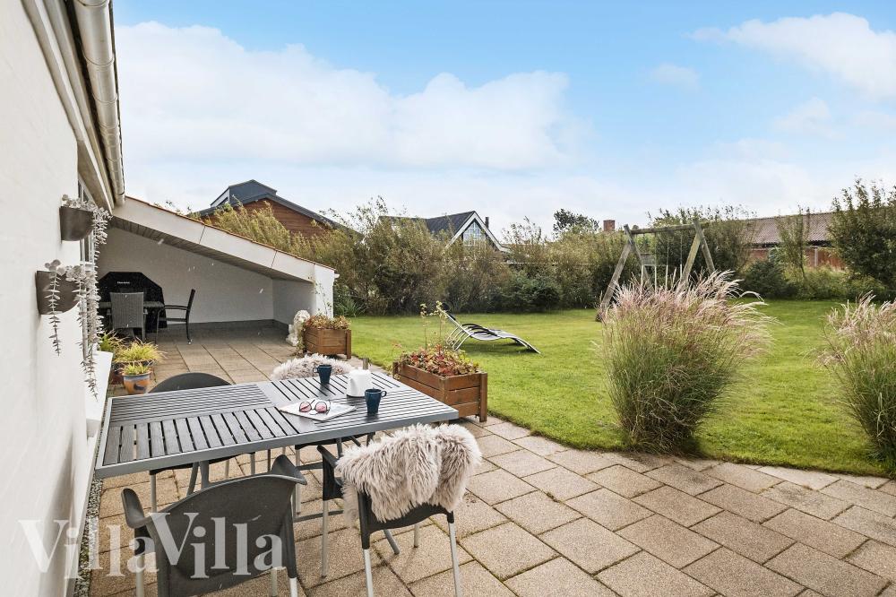 Das Luxusferienhaus Nr. 990 hat eine tolle Terrasse, die mit hochwertigen Gartenmöbeln für 8 Personen ausgestattet ist.
