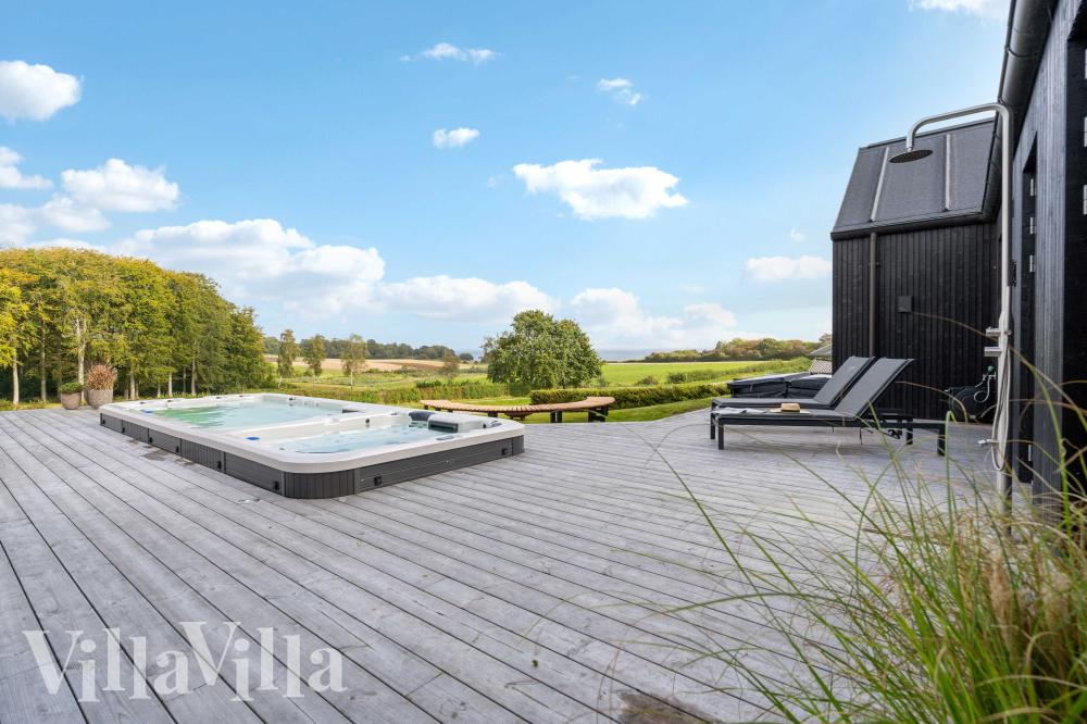 Das Luxusferienhaus Nr. 992 hat eine tolle Terrasse, die mit hochwertigen Gartenmöbeln für 8 Personen ausgestattet ist.