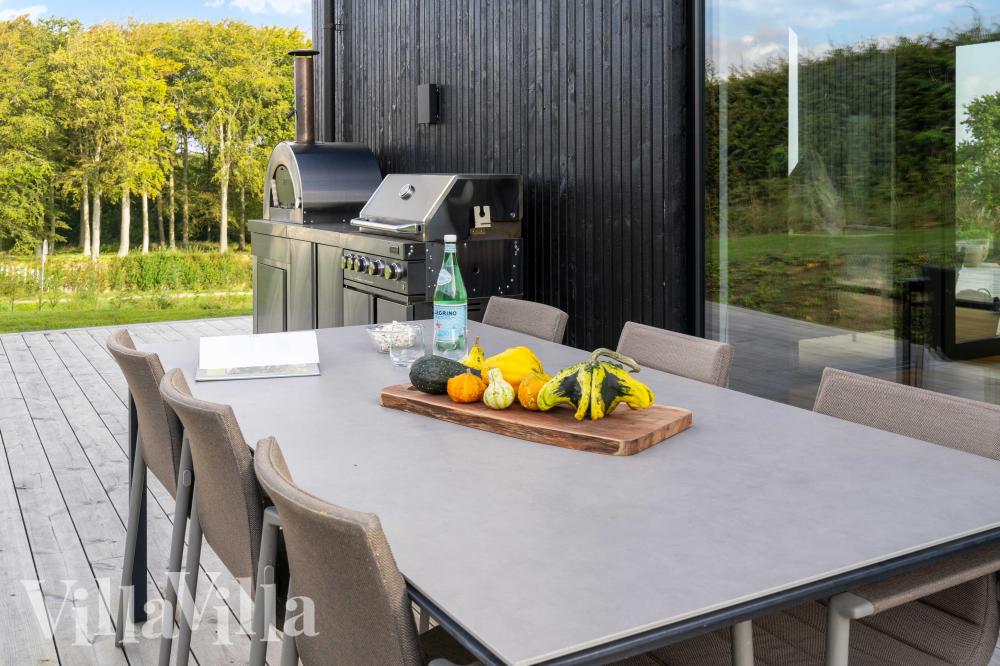 Auf der Terrasse des Ferienhauses Nr. 992 ist Platz für 8 Personen.