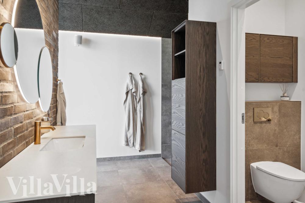 Im Luxusferienhaus Nr. 992 für 8 Personen gibt es Bad mit Dusche.