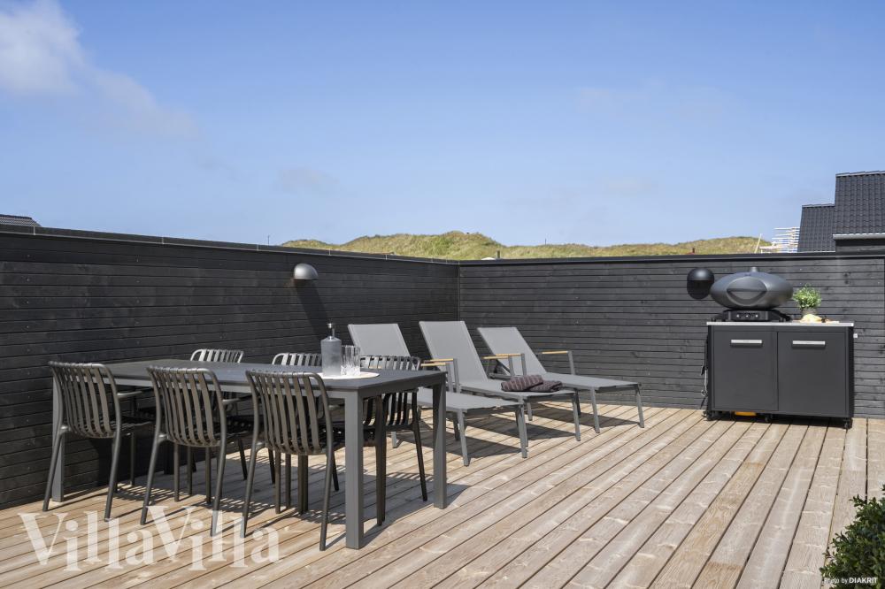 Auf der Terrasse des Ferienhauses Nr. 947 ist Platz für 12 Personen.