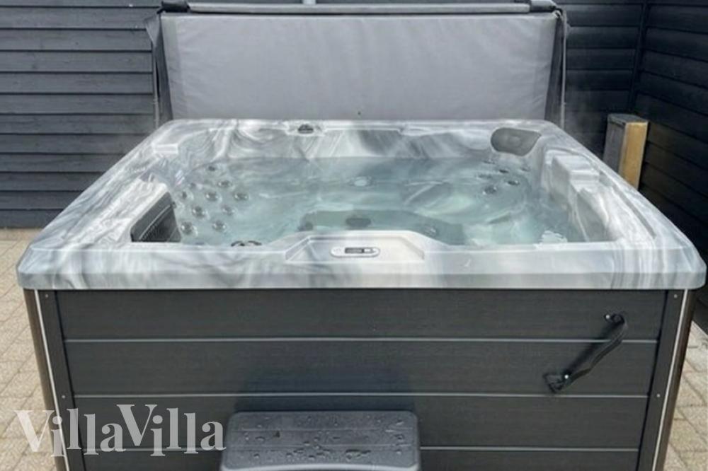 Das Luxusferienhaus Nr. 293 bietet u. a. einen tollen Whirlpool
