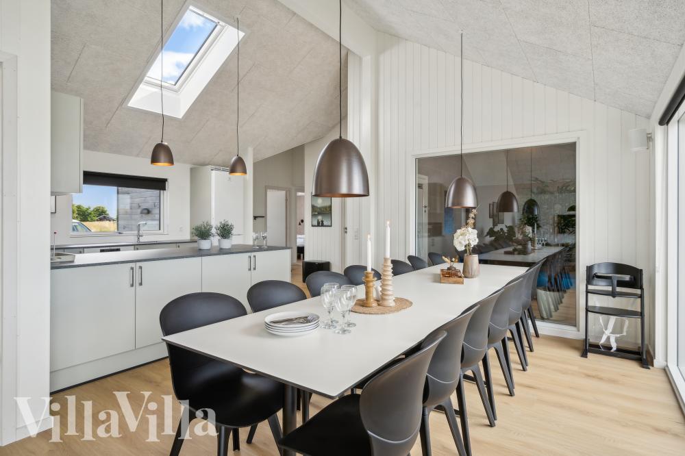 Aufenthaltsraum mit Platz für 16 im Luxusferienhaus Nr. 972.