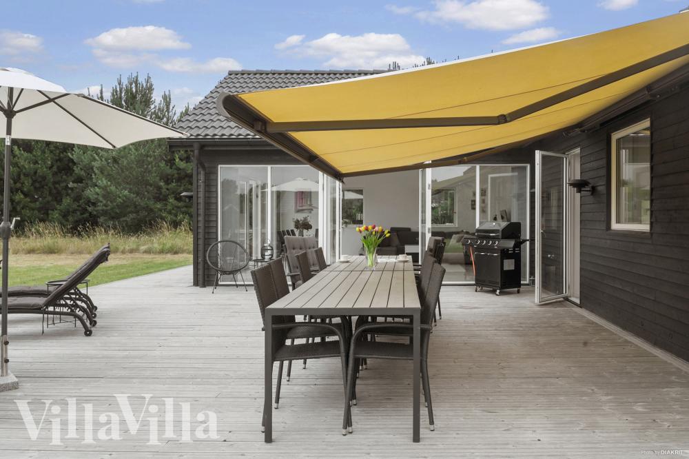 Große Terrasse am Luxusferienhaus Nr. 969 in Lolland/Falster/Mön.