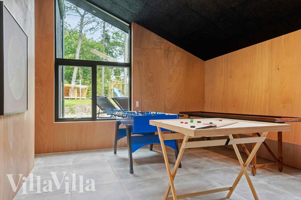 Neben den vielen schönen Stunden, die man im Poolbereich des Hauses verbringen kann, bietet das Luxusferienhaus 994 auch Spielevergnügen bei Billard/Tischtennis und Darts