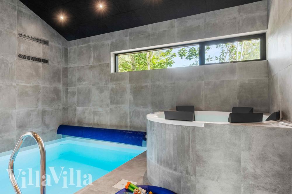 Der schicke Pool im Luxusferienhaus Nr. 994 für 16 Personen