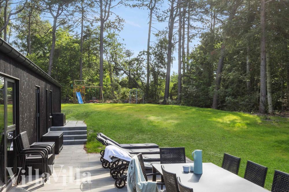 Das Luxusferienhaus Nr. 994 hat eine tolle Terrasse, die mit hochwertigen Gartenmöbeln für 16 Personen ausgestattet ist.