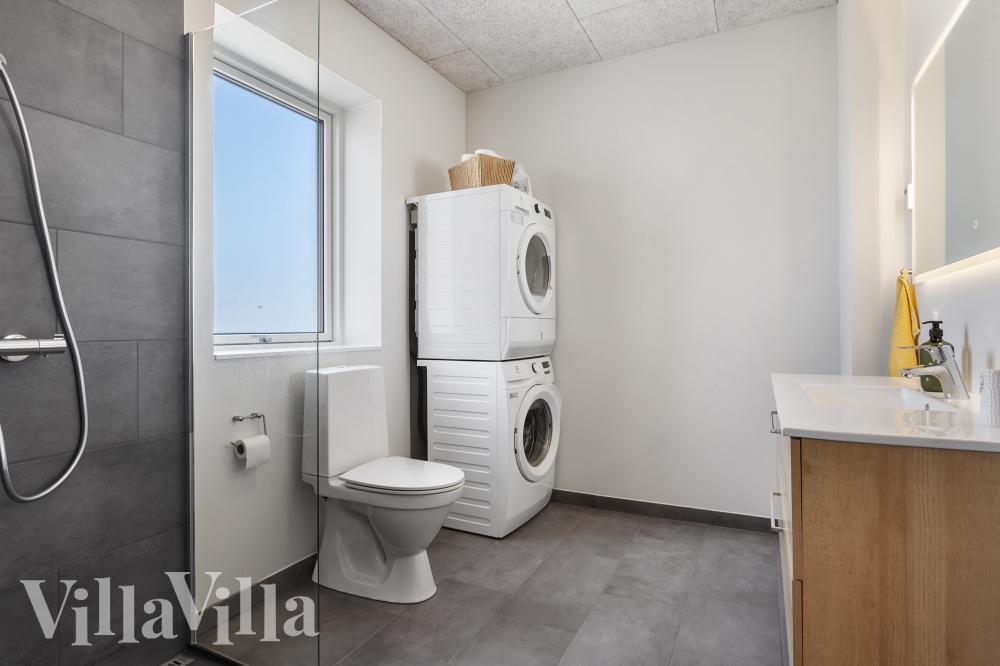 Im Luxusferienhaus Nr. 981 für 14 Personen gibt es Bad mit Dusche.