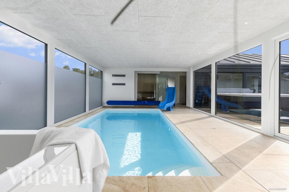 Der schicke Pool im Luxusferienhaus Nr. 967 für 22 Personen