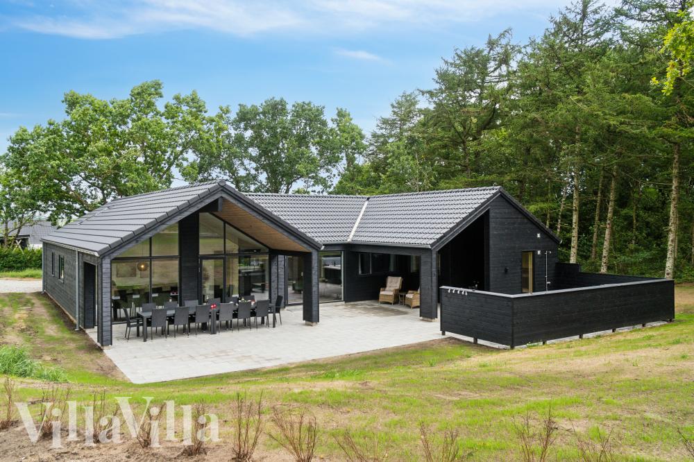 Dieses schöne Poolhaus Nr. 999 mit Platz für 14 Personen liegt in Westjütland