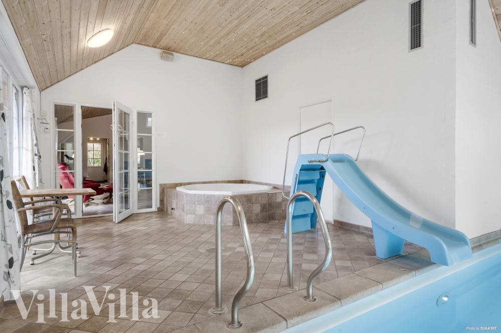 Der schicke Pool im Luxusferienhaus Nr. 989 für 16 Personen
