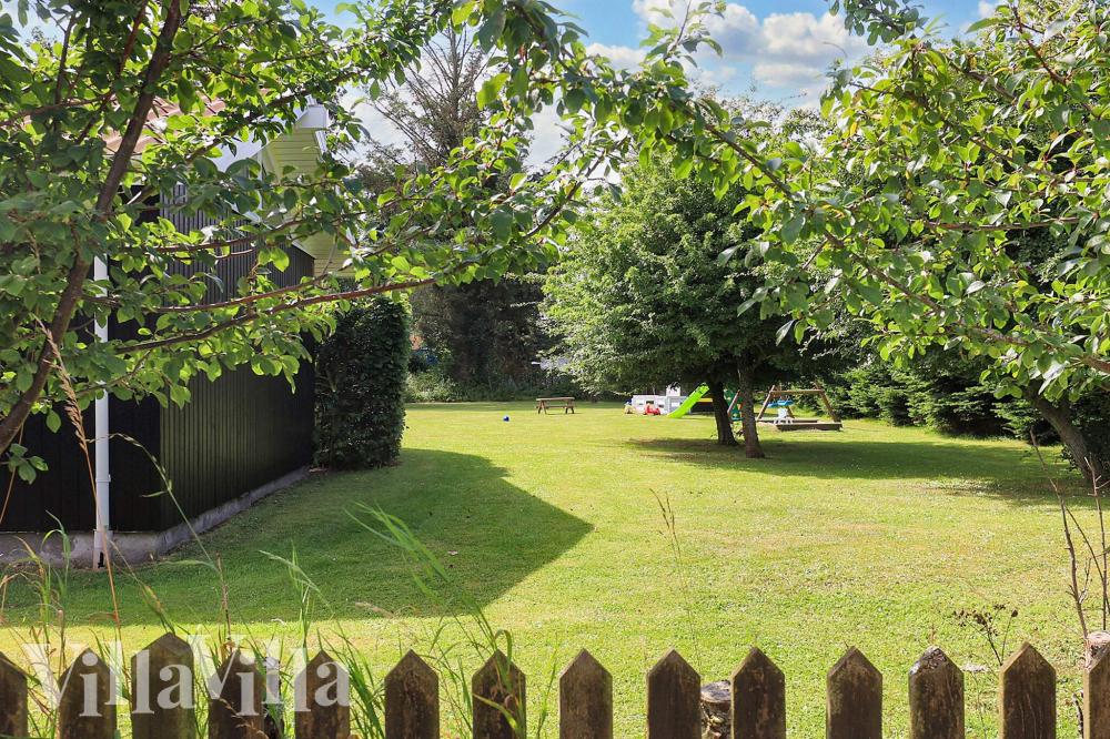 Neben den vielen schönen Stunden, die man im Poolbereich des Hauses verbringen kann, bietet das Luxusferienhaus 1003 auch zahlreiche Freizeitangebote im Freien