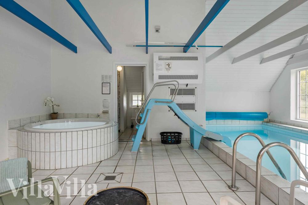 Der schicke Pool im Luxusferienhaus Nr. 1005 für 14 Personen