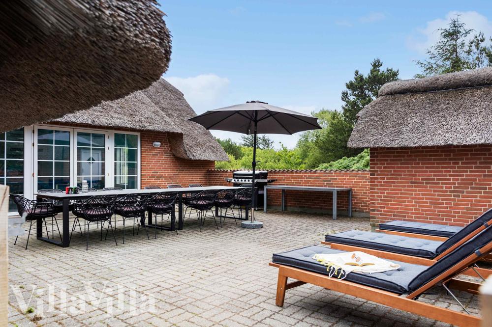 Das Luxusferienhaus Nr. 1005 hat eine tolle Terrasse, die mit hochwertigen Gartenmöbeln für 14 Personen ausgestattet ist.