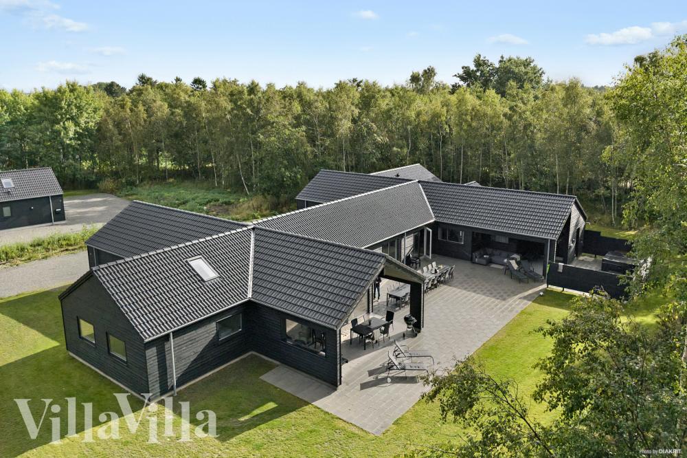 Dieses schöne Poolhaus Nr. 905 mit Platz für 30 Personen liegt in Lolland/Falster/Mön