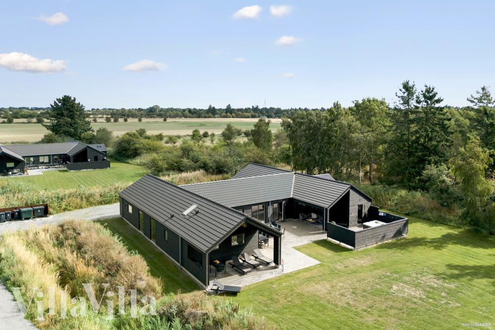 Dieses schöne Poolhaus Nr. 913 mit Platz für 24 Personen liegt in Lolland/Falster/Mön