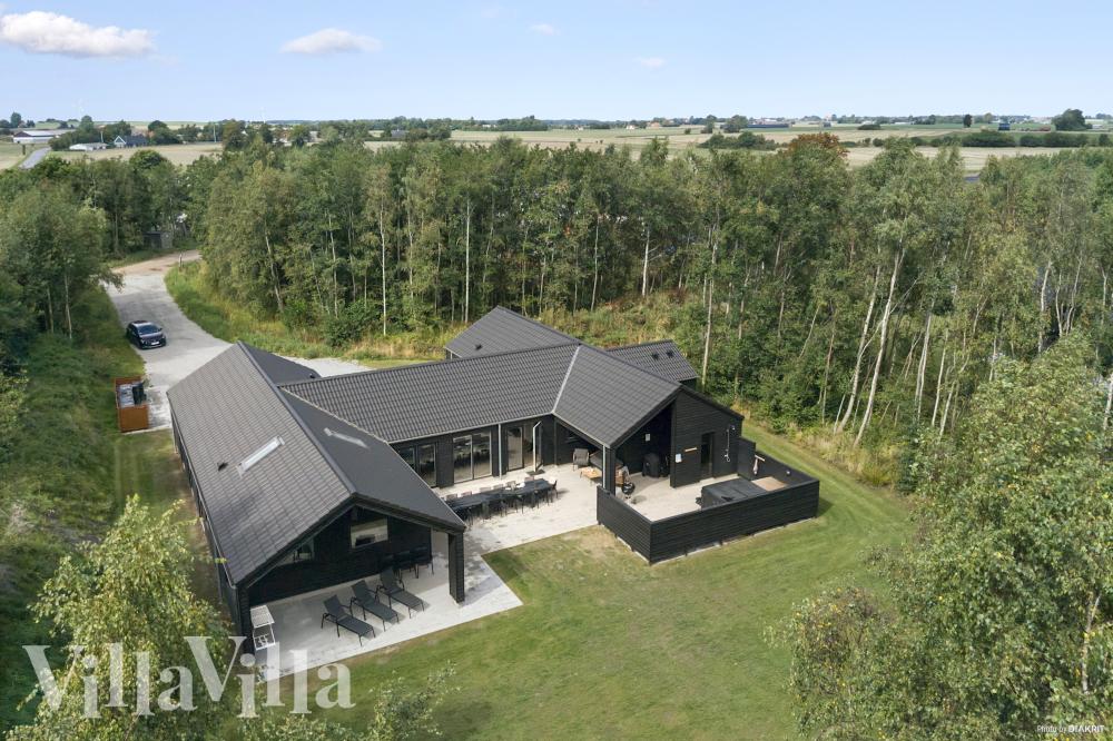 Dieses schöne Poolhaus Nr. 911 mit Platz für 20 Personen liegt in Lolland/Falster/Mön
