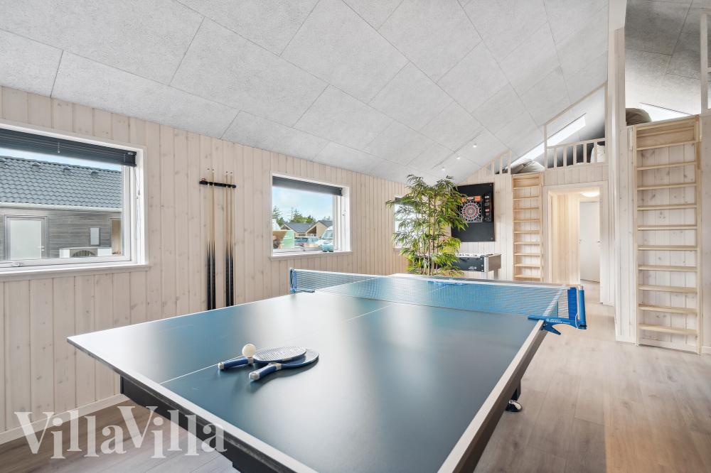 Aktivitätsraum im Luxusferienhaus Nr. 1006 mit 7 Schlafzimmern und Platz für 18 Gäste.