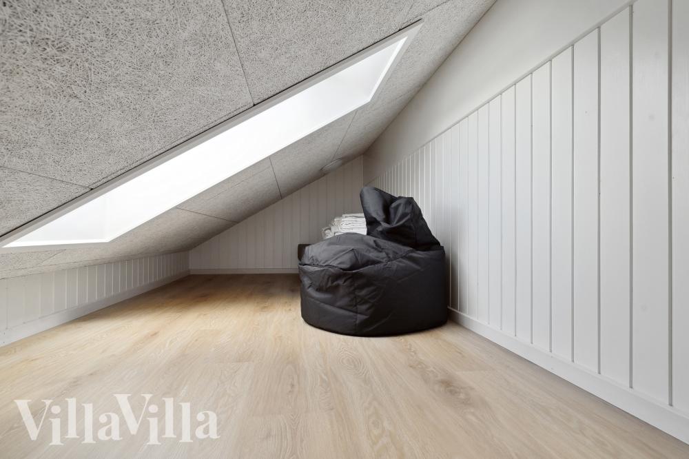 Einige der 14 Schlafgelegenheiten befinden sich im Luxusferienhaus Nr. 1015 auf dem ausgebauten Dachboden