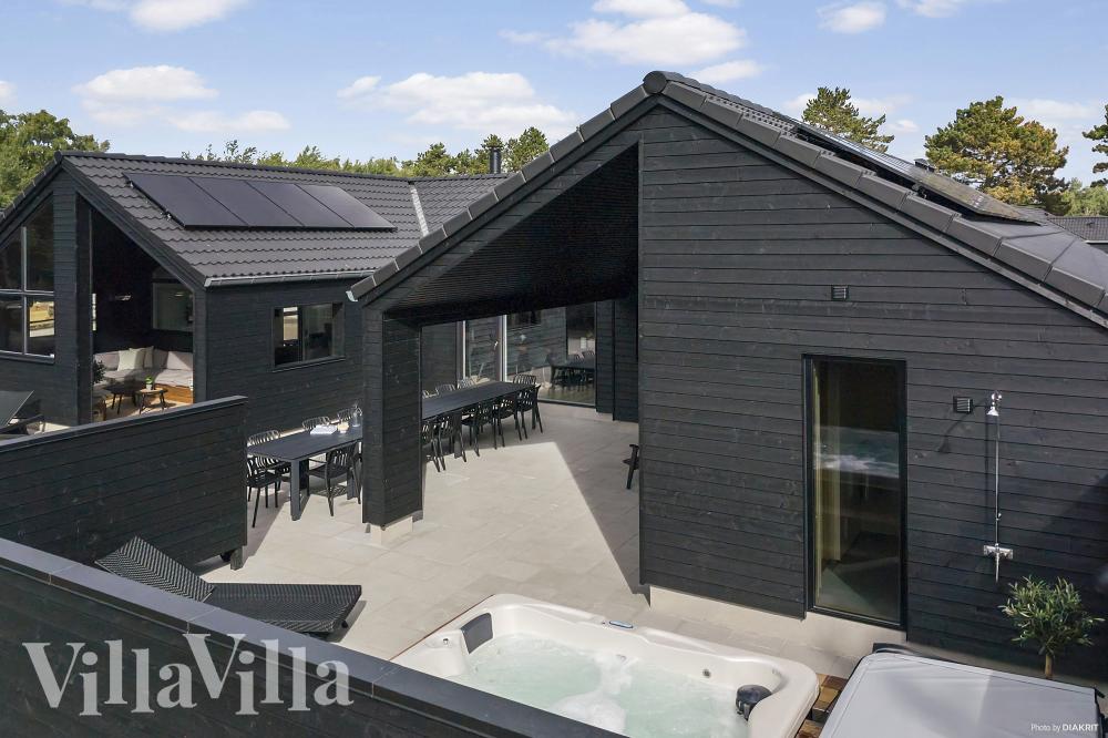 Dieses schöne Poolhaus Nr. 960 mit Platz für 18 Personen liegt in Lolland/Falster/Mön