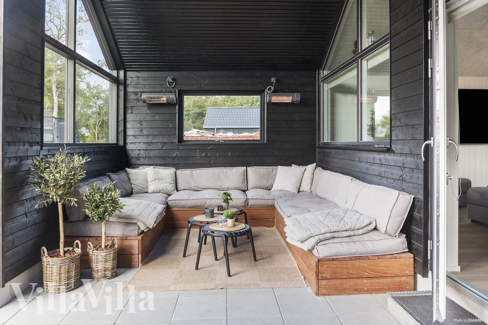 Das Luxusferienhaus Nr. 960 hat eine tolle Terrasse, die mit hochwertigen Gartenmöbeln für 18 Personen ausgestattet ist.