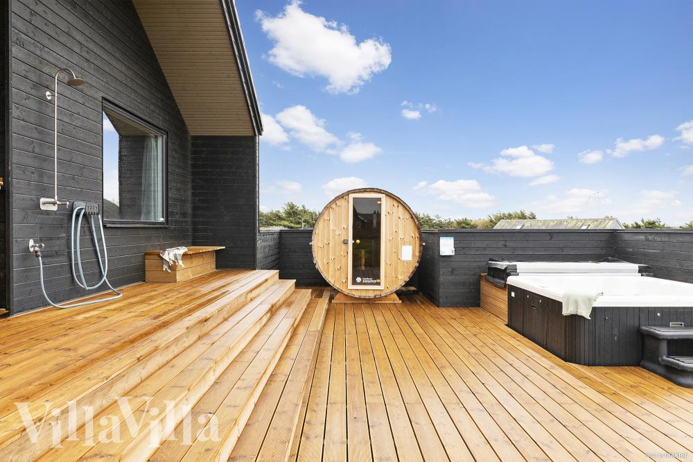 Das Luxusferienhaus Nr. 959 hat eine tolle Terrasse, die mit hochwertigen Gartenmöbeln für 26 Personen ausgestattet ist.