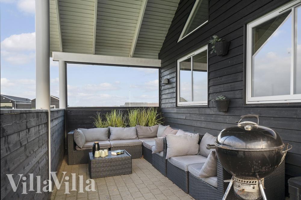 Auf der Terrasse des Ferienhauses Nr. 293 ist Platz für 22 Personen.