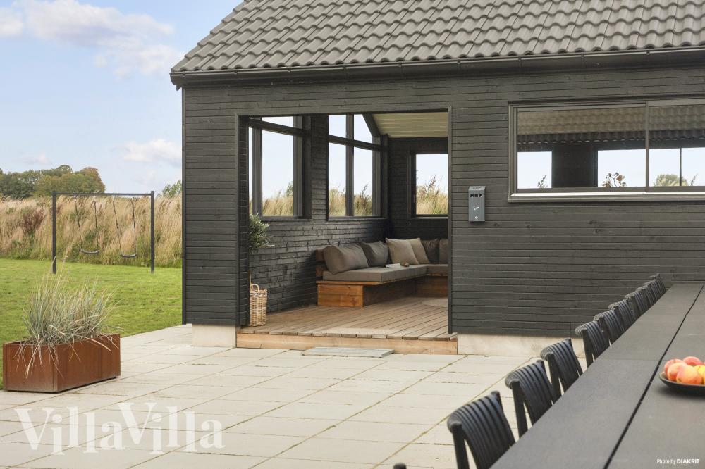 Große Terrasse am Luxusferienhaus Nr. 910 in Lolland/Falster/Mön.