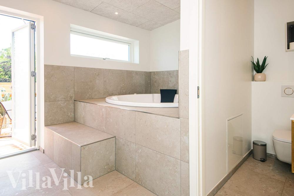 Das Luxusferienhaus Nr. 941 bietet u. a. einen tollen Whirlpool