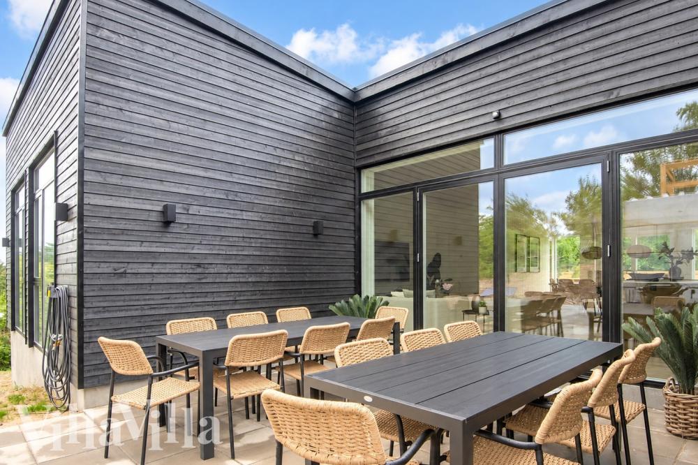 Große Terrasse am Luxusferienhaus Nr. 941 in Ostjütland.