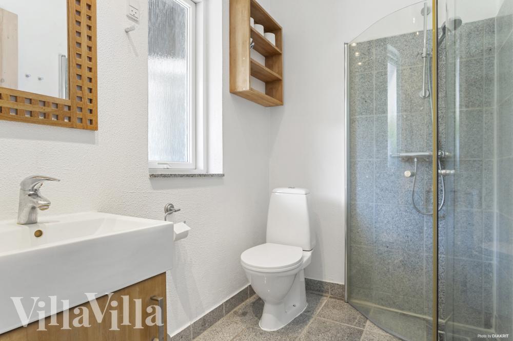 Eines der Badezimmer im Luxusferienhaus Nr. 1009