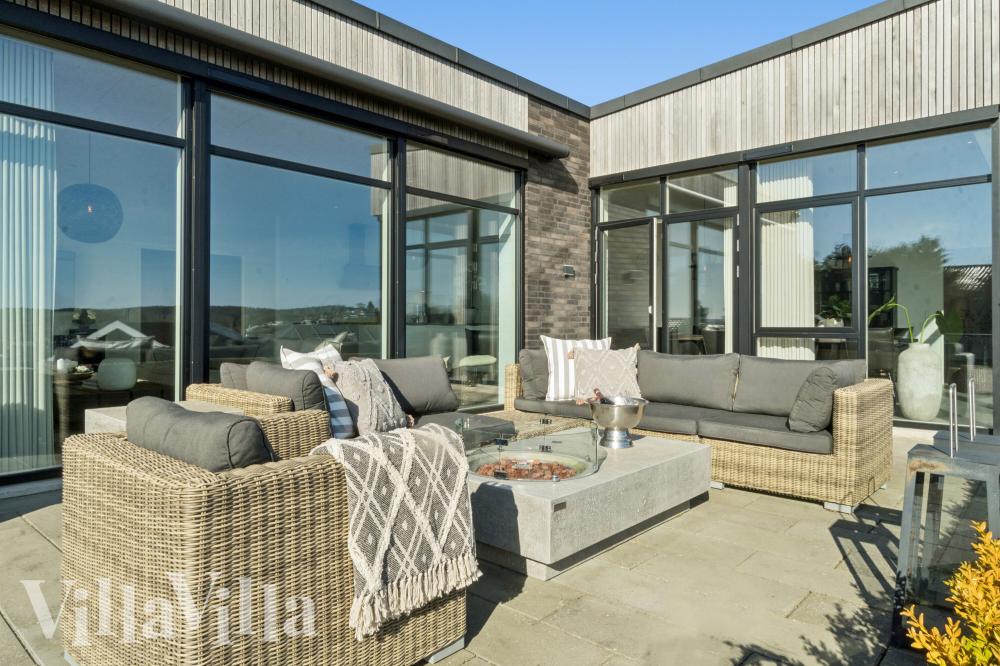 Das Luxusferienhaus Nr. 1022 hat eine tolle Terrasse, die mit hochwertigen Gartenmöbeln für 26 Personen ausgestattet ist.