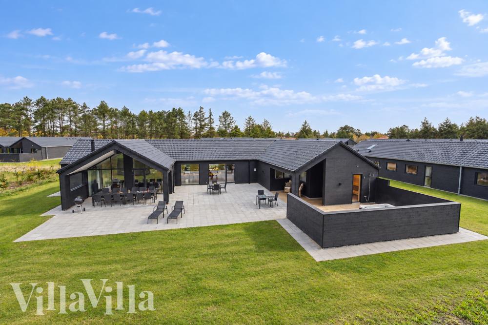 Dieses schöne Poolhaus Nr. 596 mit Platz für 20 Personen liegt in Südjütland